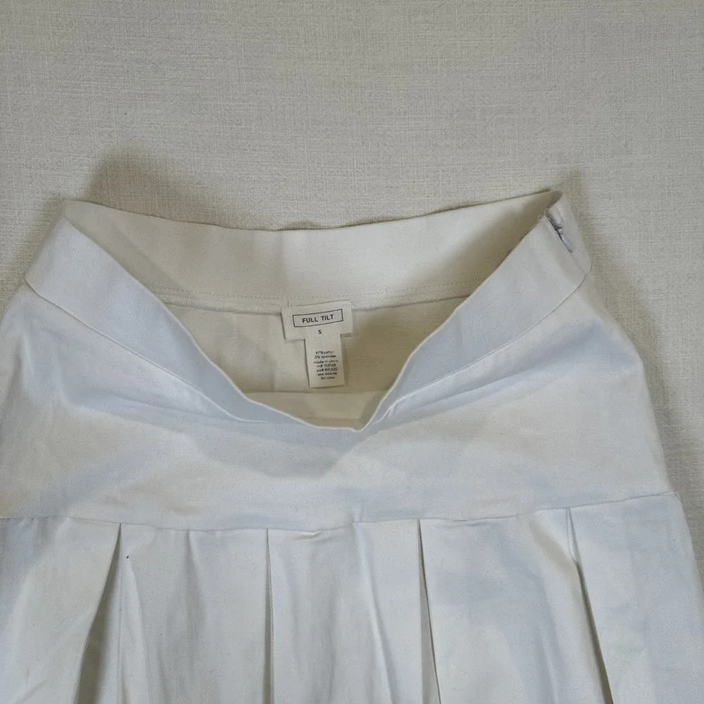 Full Tilt White Mini Skirt Flare Pleated Preppy Stretch Size Small - Picture 3 of 9